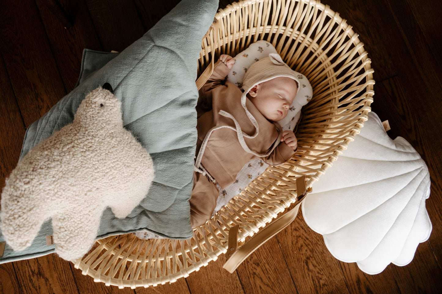 Velvet “White Pearl” Shell Pillow