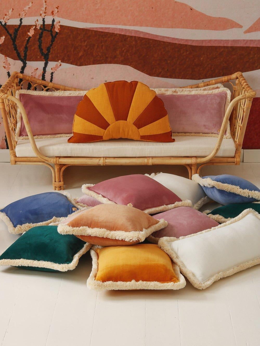 "Dirty pink" soft velvet cushion with fringe - Moi Mili