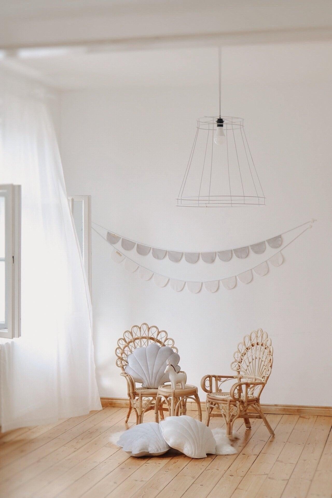 “White Pearl” Velvet Shell Cushion - Moi Mili