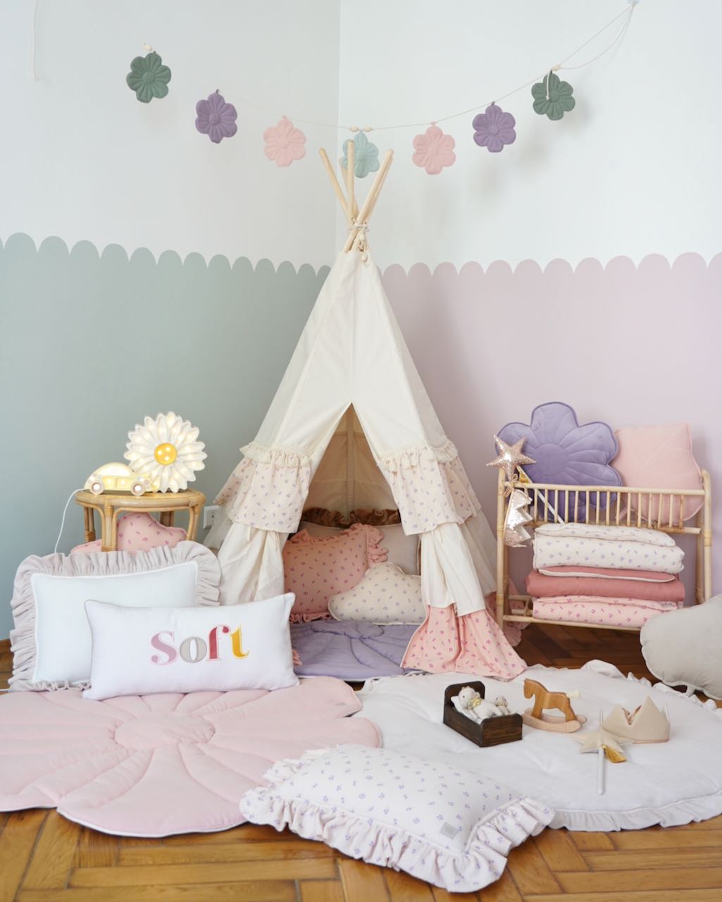 Teepee tent with frills for kids "Forget-me-not"