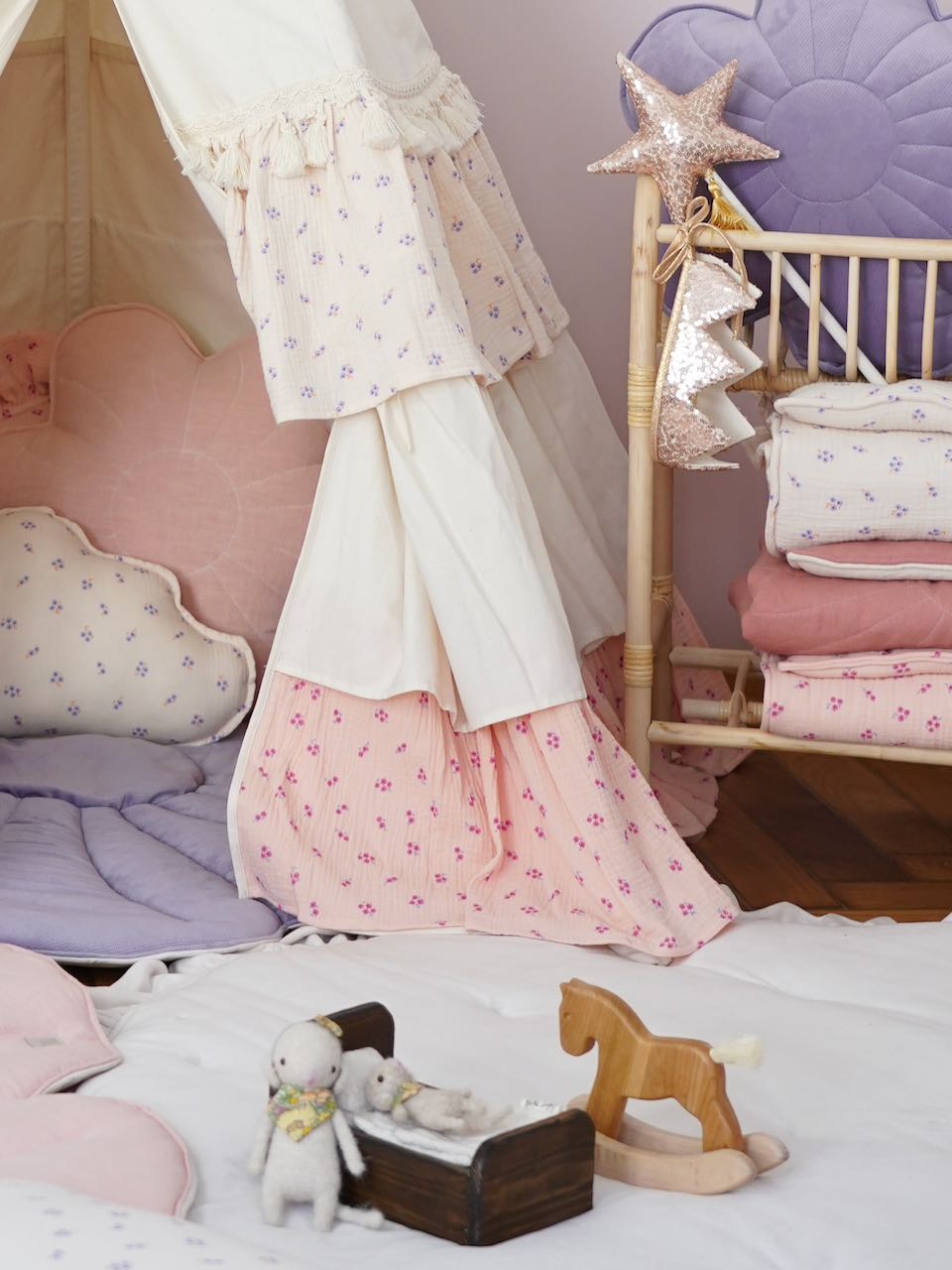 Teepee tent with frills for kids "Forget-me-not"