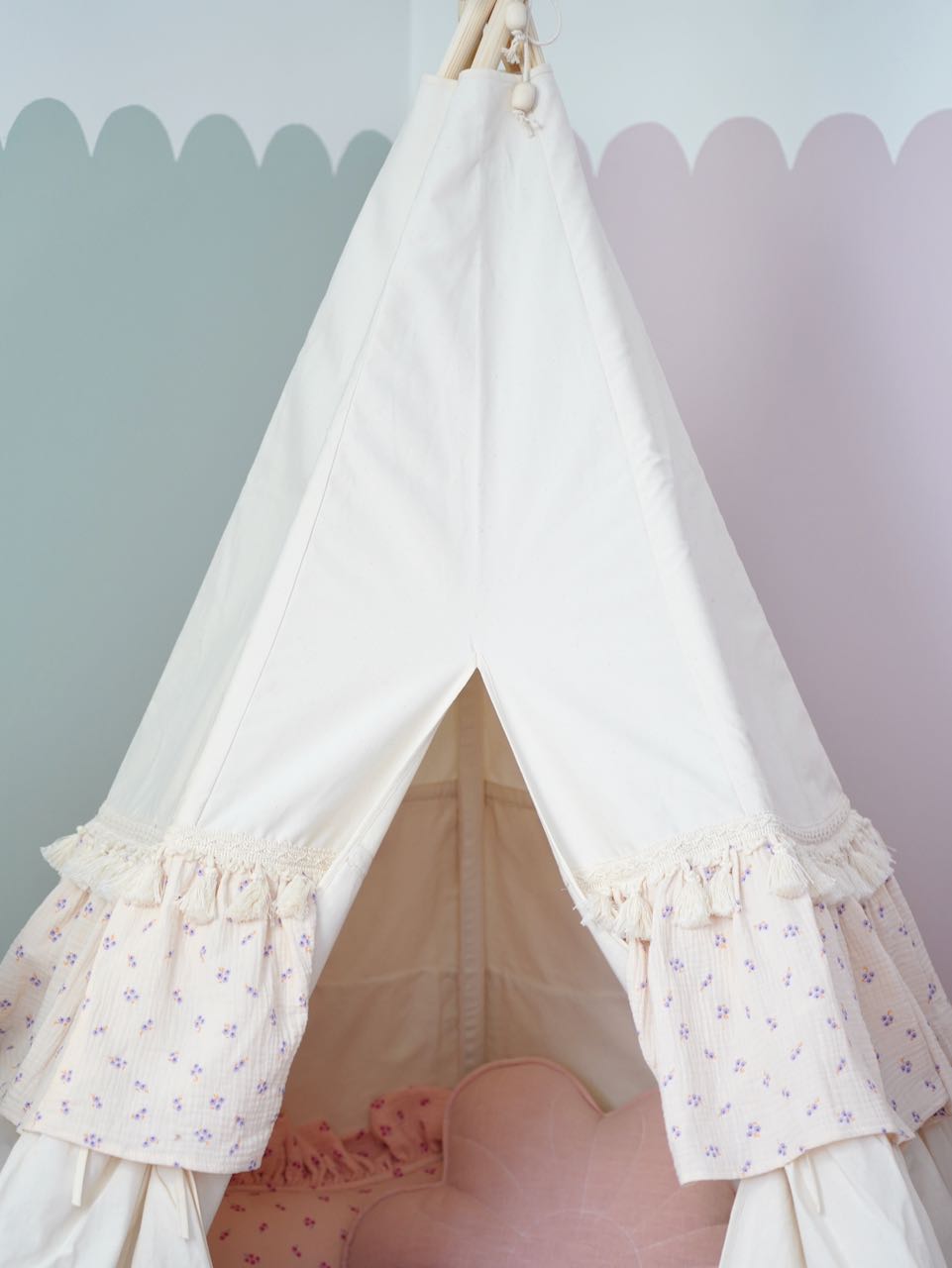 Teepee tent with frills for kids "Forget-me-not"