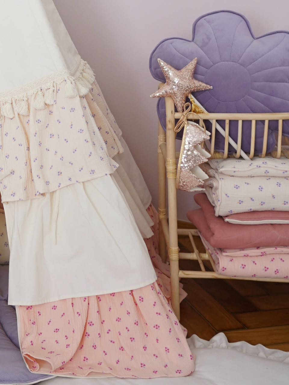 Teepee tent with frills for kids "Forget-me-not"