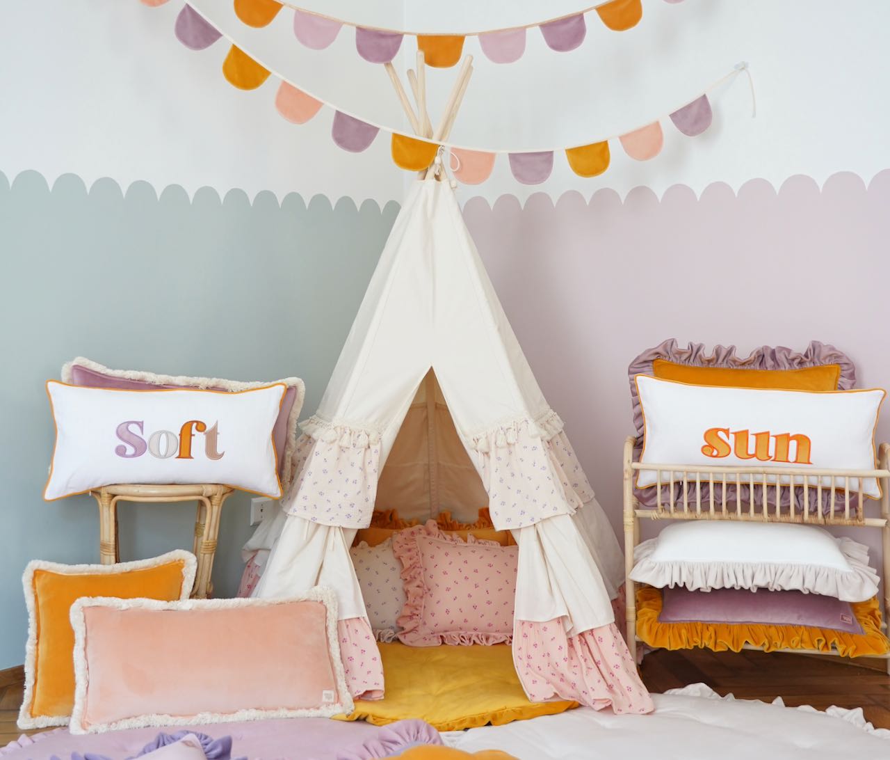 Teepee tent with frills for kids "Forget-me-not"