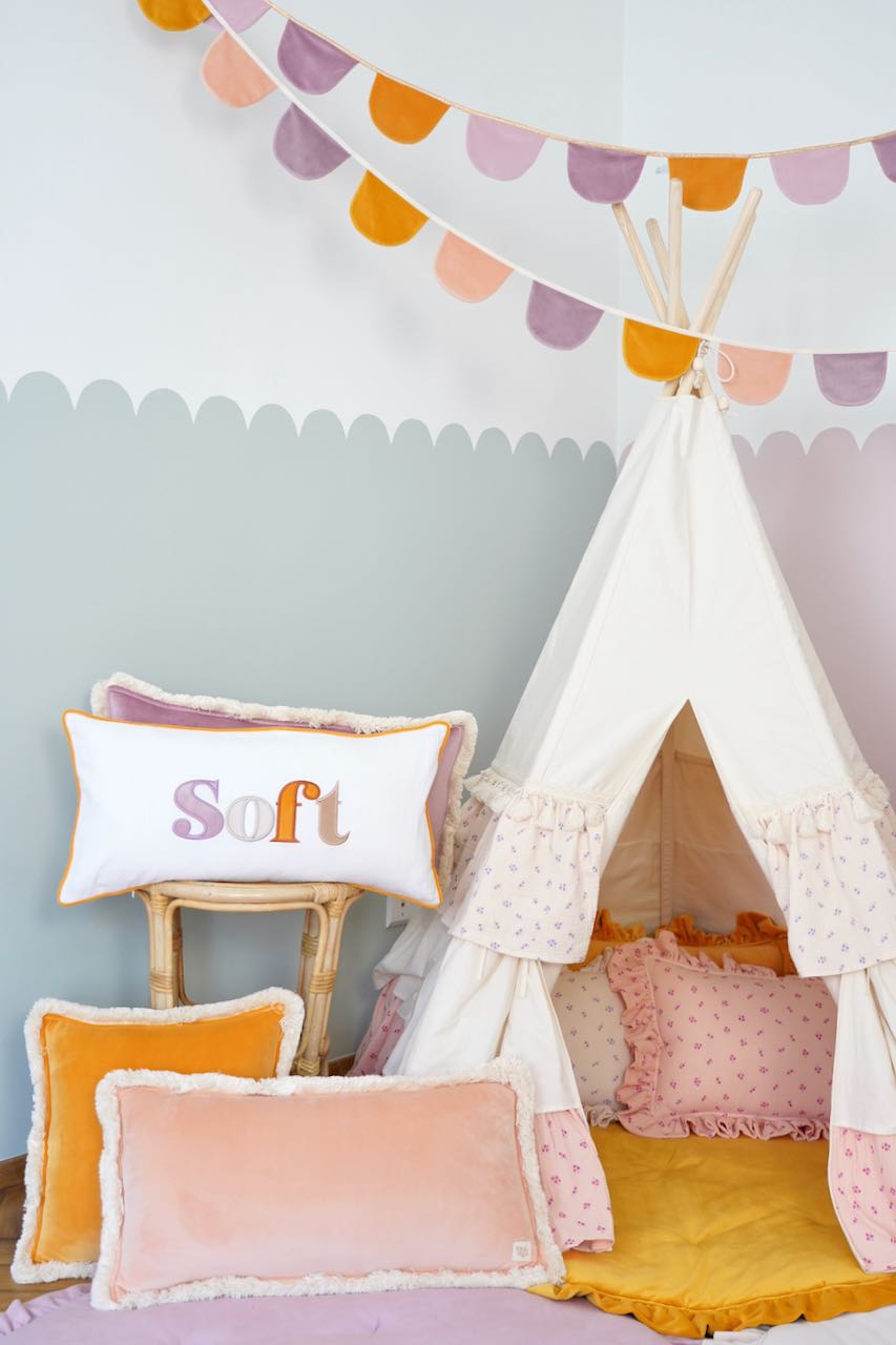 Teepee tent with frills for kids "Forget-me-not"