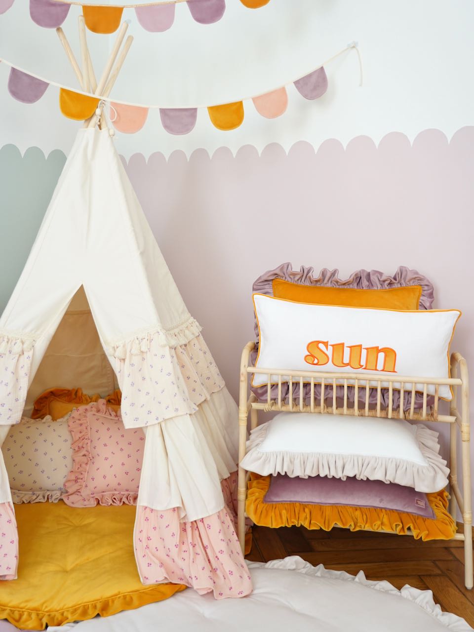 Teepee tent with frills for kids "Forget-me-not"