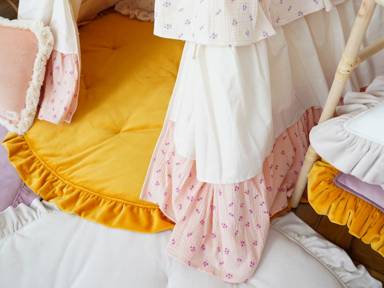 Teepee tent with frills for kids "Forget-me-not"