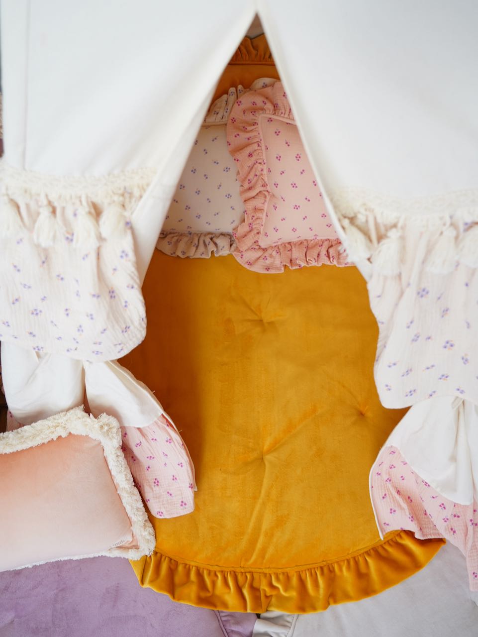Teepee tent with frills for kids "Forget-me-not"