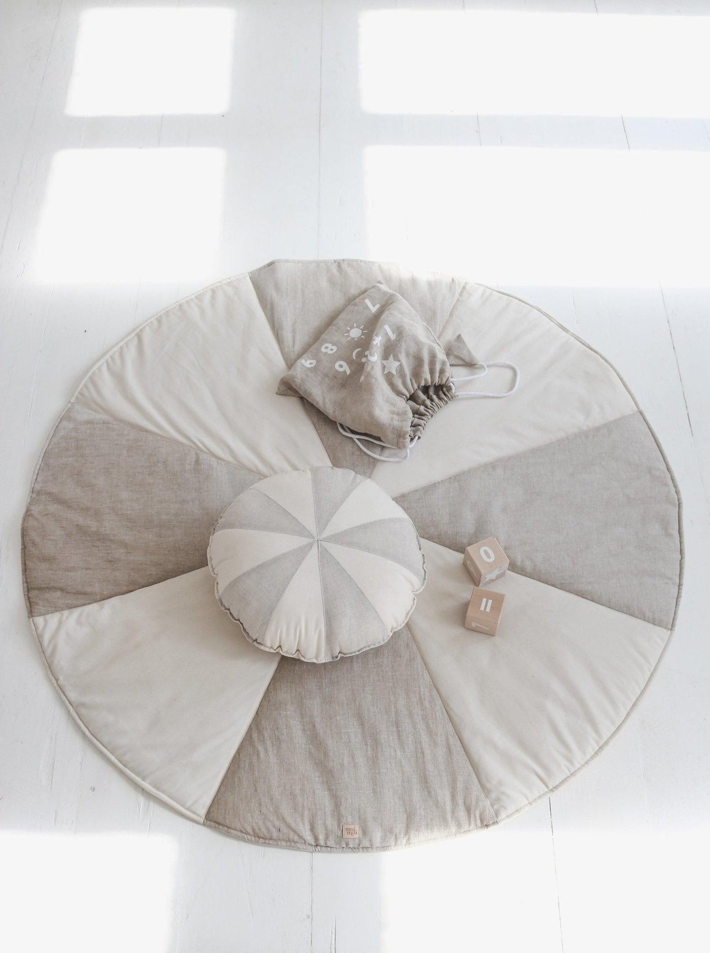 “Cream Candy” Round Patchwork Mat - Moi Mili