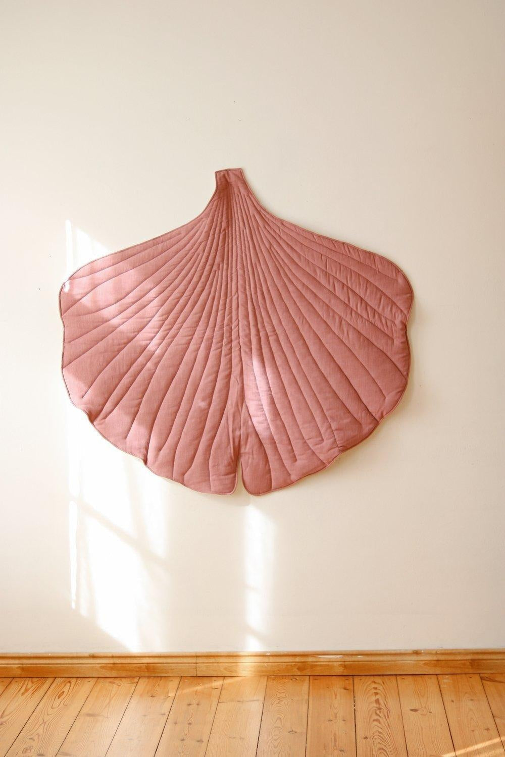 “Dirty pink” Linen Ginkgo Leaf Mat