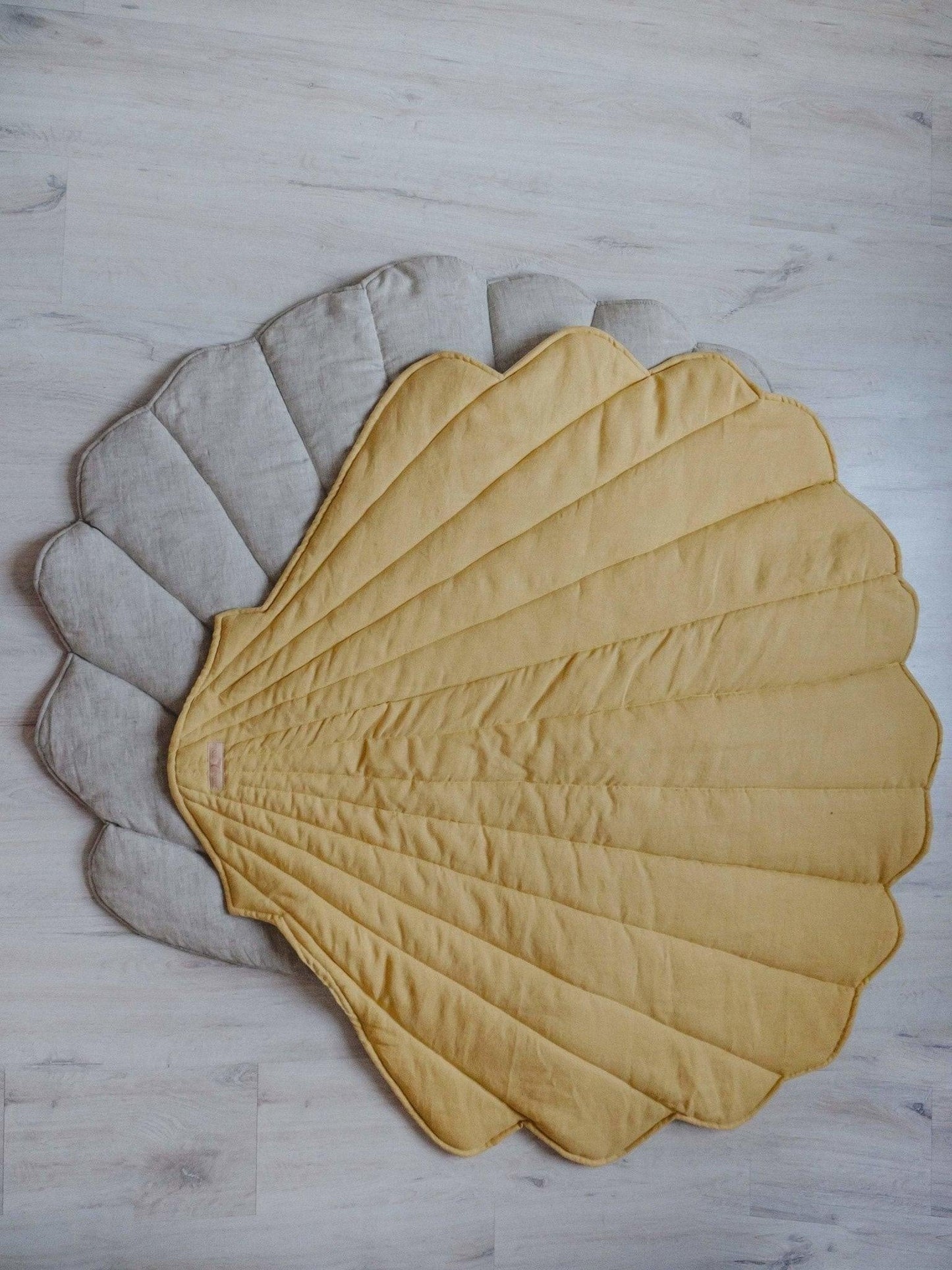 “Honey” Linen Shell Mat