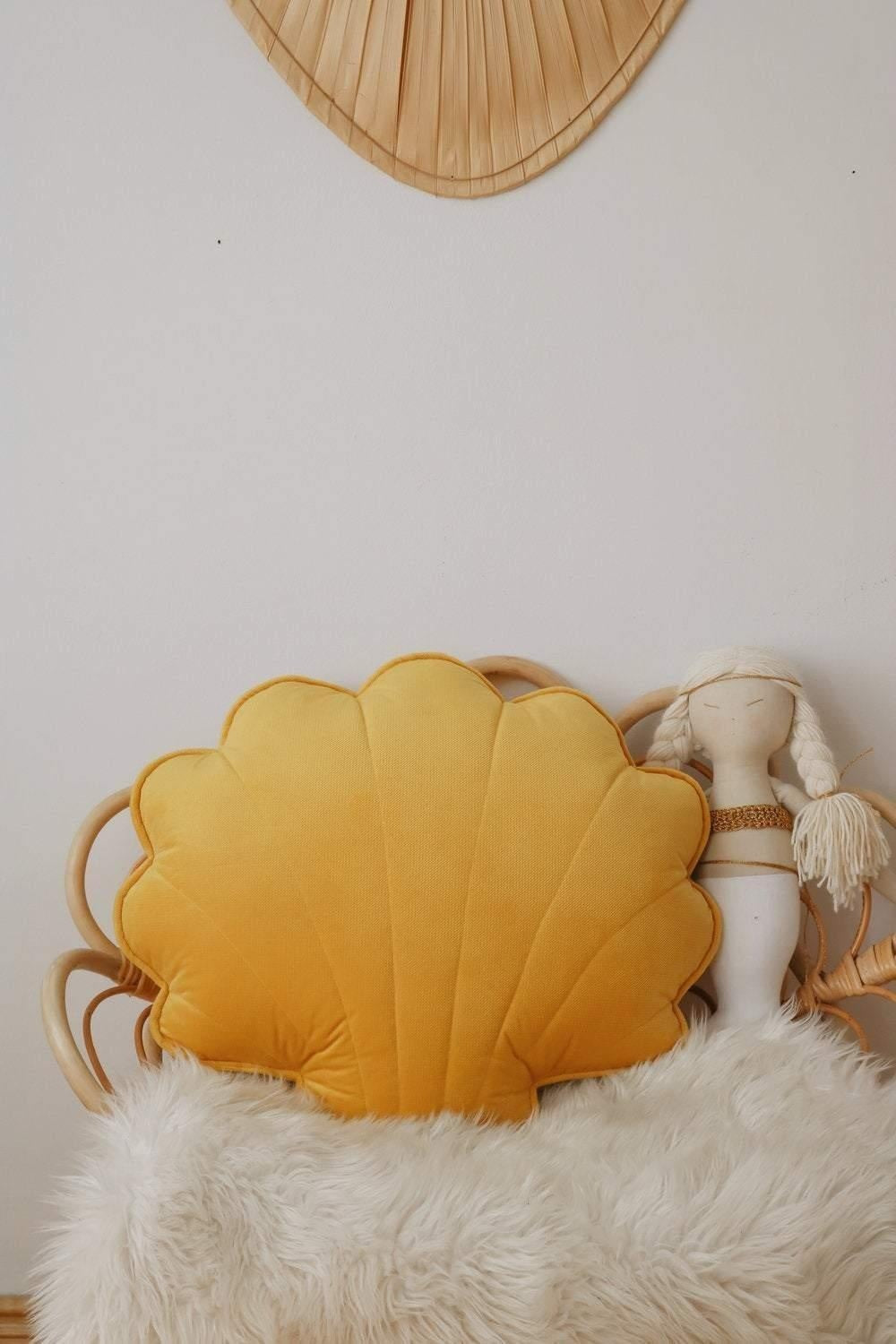 “Honey” Velvet Shell Pillow