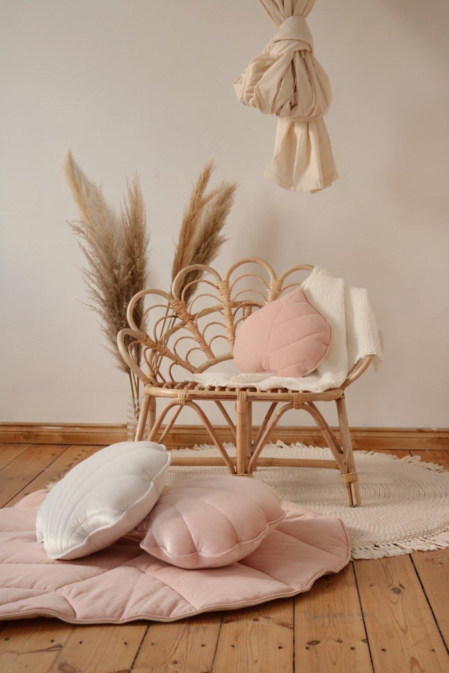 “Light Pink” Linen Leaf Mat