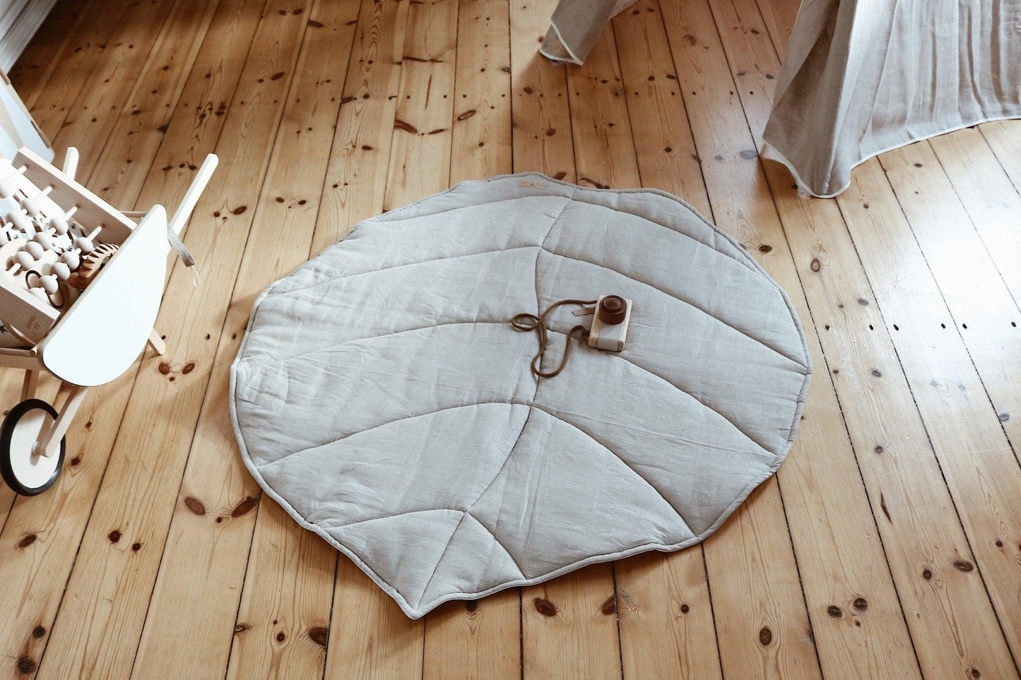 “Natural Linen” Leaf Mat