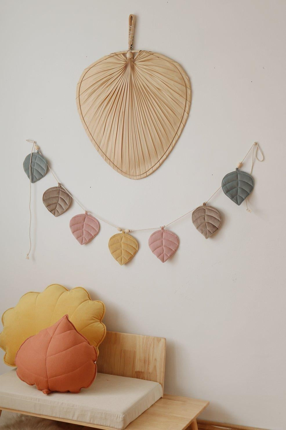 “Pastel Stories” Velvet Garland with Leaves