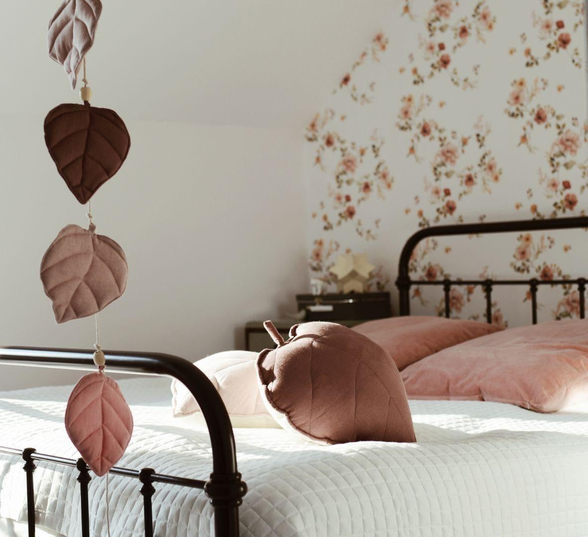 “Pink” Linen Garland with Leaves