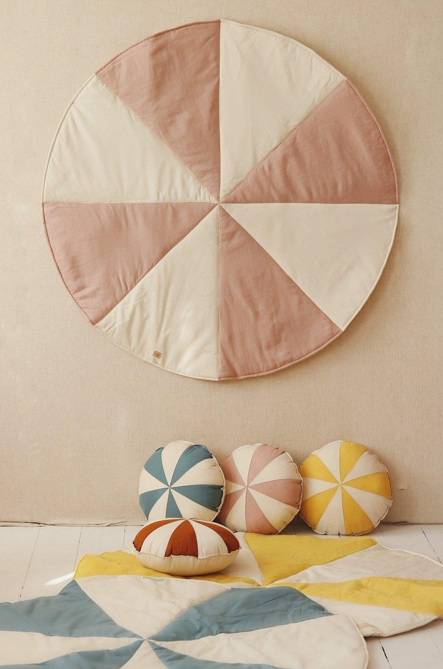 “Powder Candy” Round Patchwork Mat