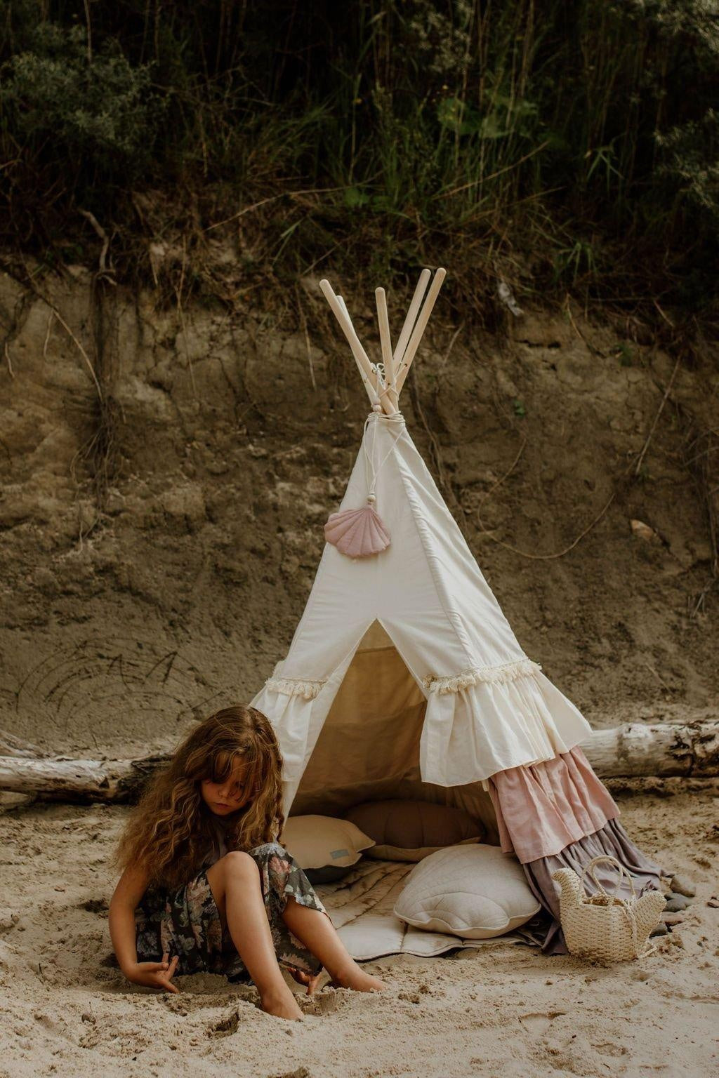 “Powder Frills” Teepee Tent with Frills - Moi Mili