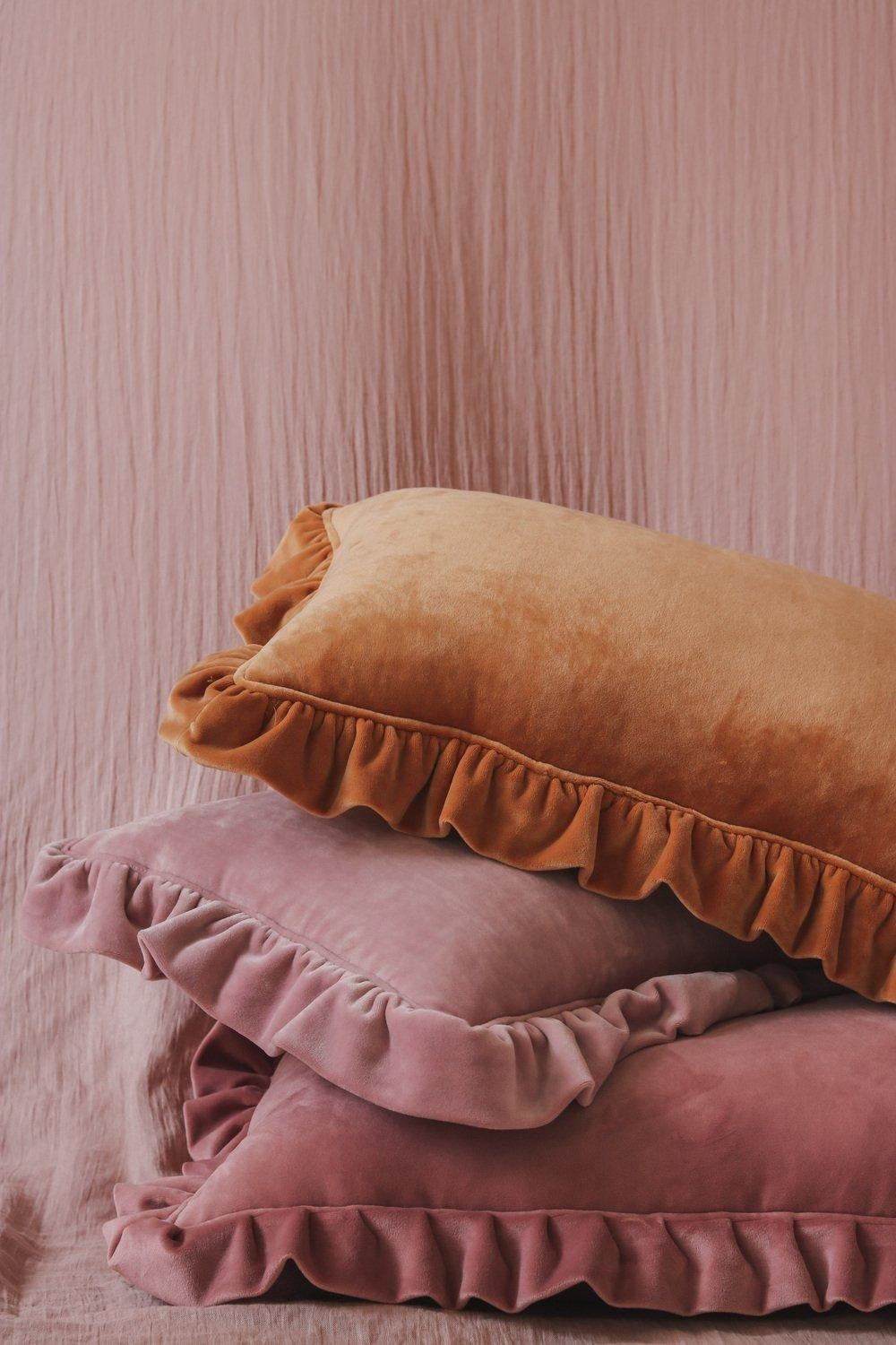 Soft Velvet Pillow with Frill “Dirty Pink”