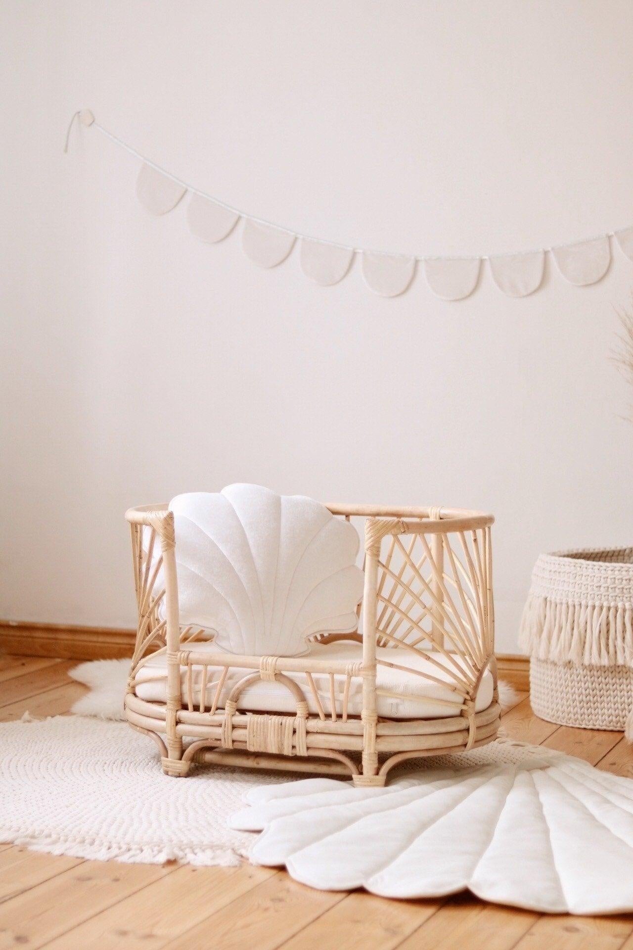 “White Pearl” Velvet Garland with Half Moons